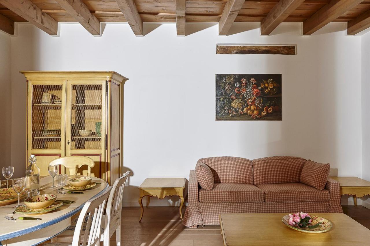 Joivy Charming Apartment Centre Of Como Exteriör bild